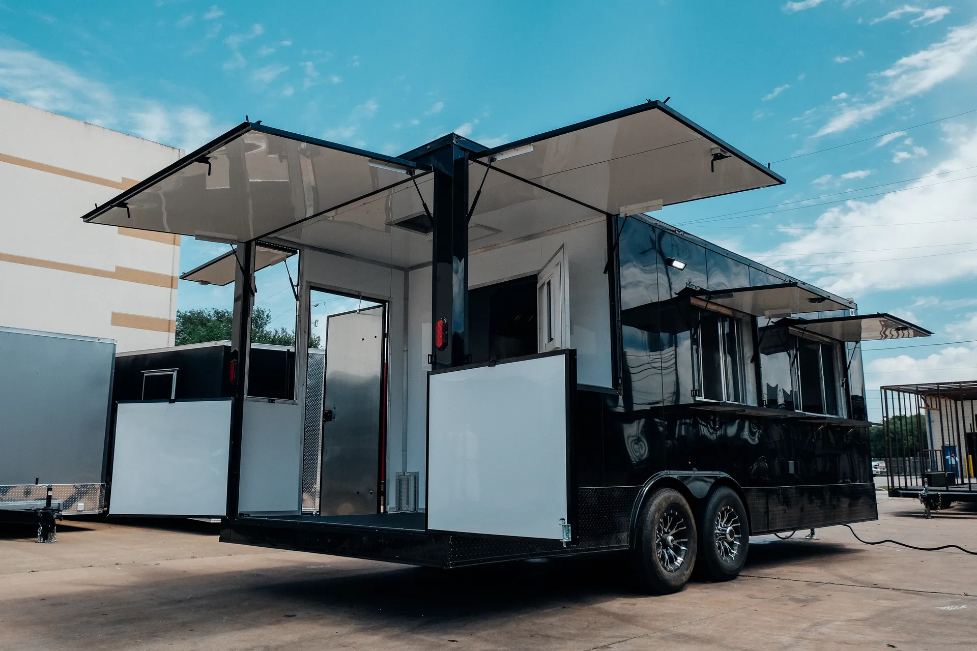 Black Out BBQ - BBQ Trailer