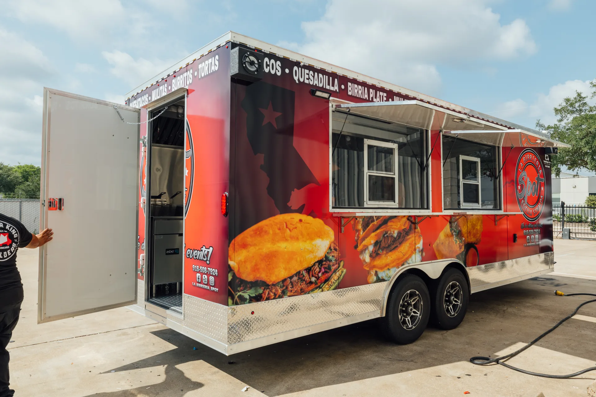 Puentes Birria Trailer